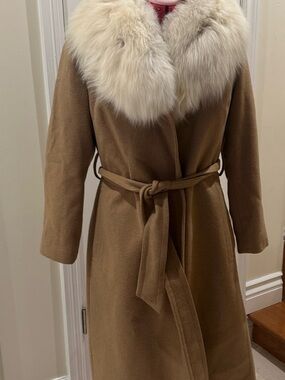 Vintage Robert Meshekoff 100% Camel Hair Coat with Cream Fur Collar size 8